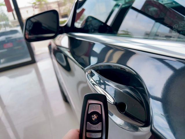 BMW寶馬 740LI  第5張相片