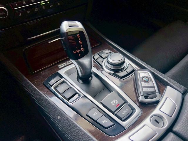 BMW寶馬 740LI  第13張相片
