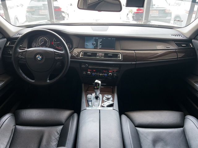 BMW寶馬 740LI  第14張相片
