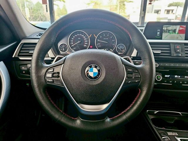 BMW寶馬 320I SPORT LINE  第8張相片