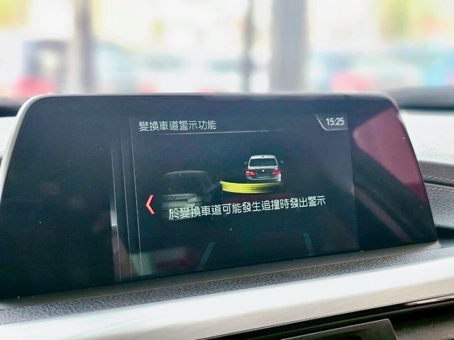 BMW寶馬 320I SPORT LINE  第9張相片