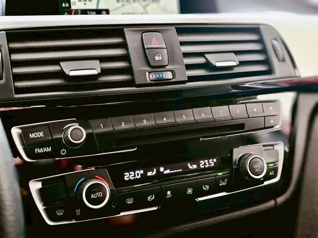 BMW寶馬 320I SPORT LINE  第14張相片