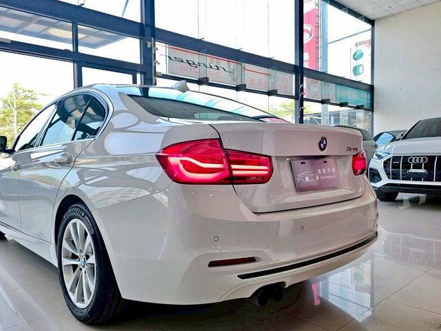 BMW寶馬 320I SPORT LINE  第18張相片