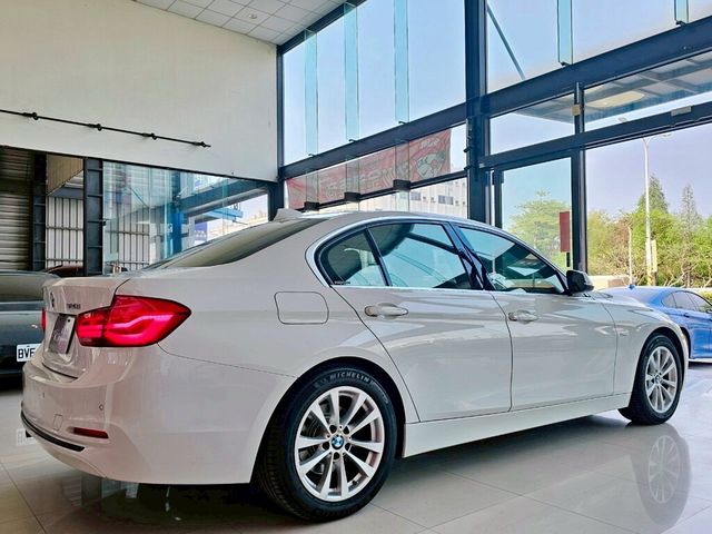 BMW寶馬 320I SPORT LINE  第19張相片