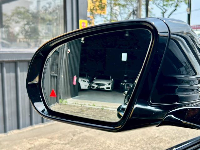 M-BENZ賓士 E200  第15張相片