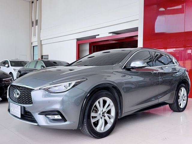 INFINITI無限 Q30  第1張相片