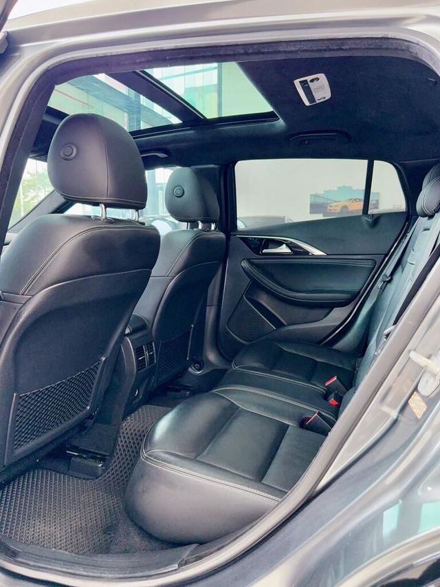 INFINITI無限 Q30  第12張相片