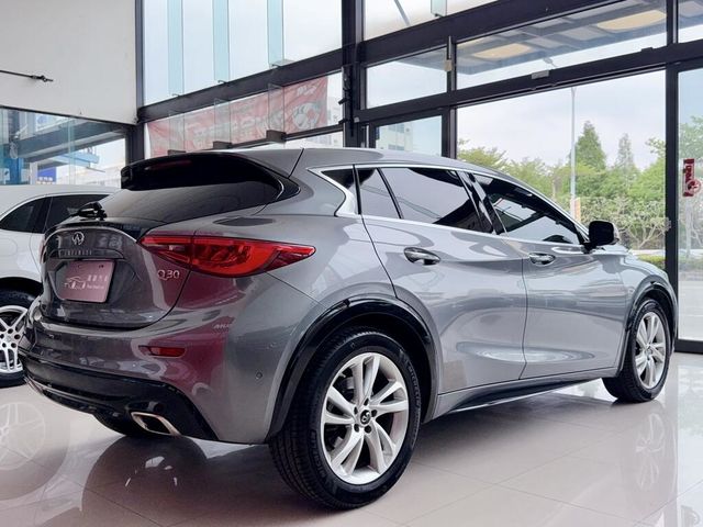 INFINITI無限 Q30  第15張相片