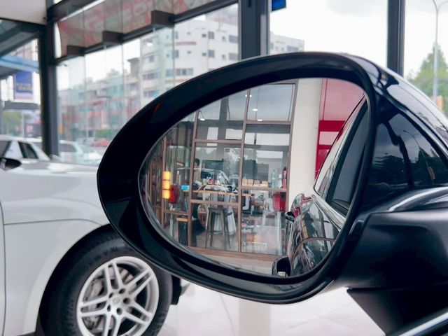 PORSCHE保時捷 CAYENNE  第15張相片