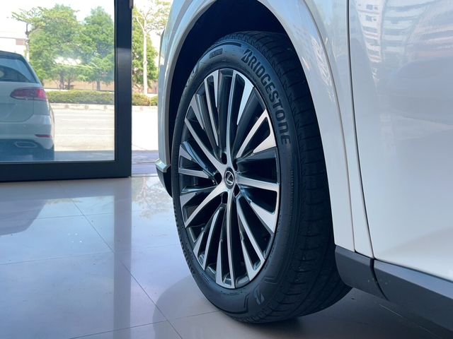 LEXUS凌志 RX350H  第4張相片