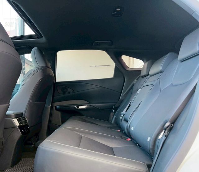 LEXUS凌志 RX350H  第17張相片