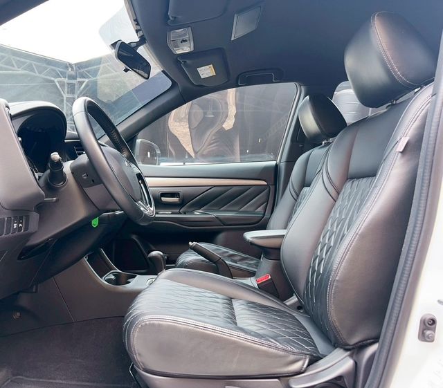 MITSUBISHI三菱 OUTLANDER  第6張相片