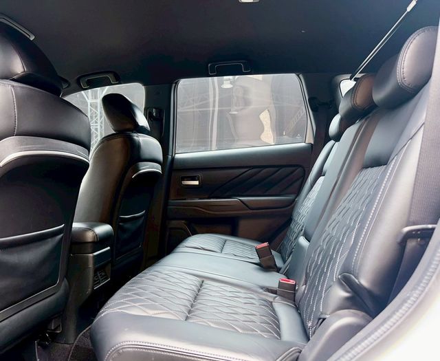 MITSUBISHI三菱 OUTLANDER  第7張相片