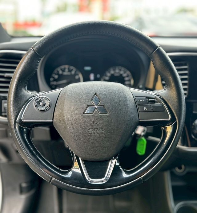 MITSUBISHI三菱 OUTLANDER  第8張相片