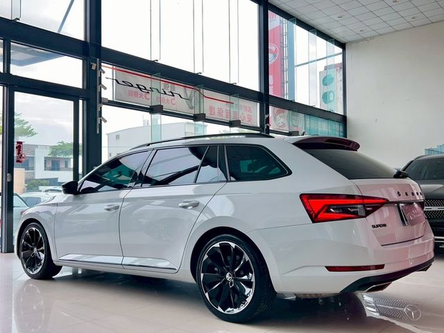 SKODA司科達 SUPERB COMBI  第19張相片