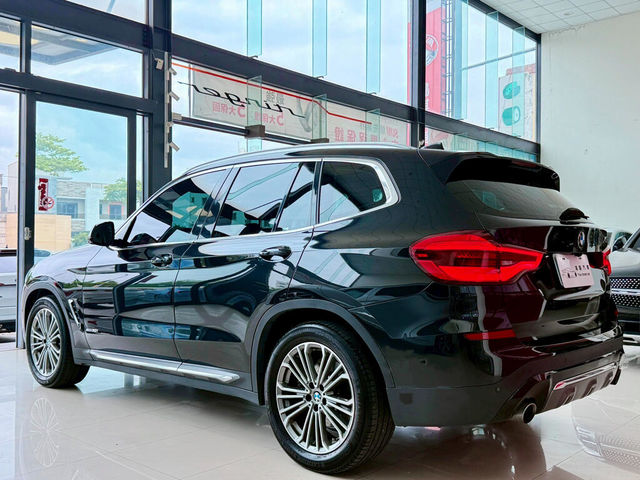 BMW寶馬 X3  第19張相片