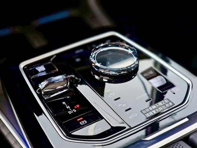 BMW寶馬 740I  第12張相片