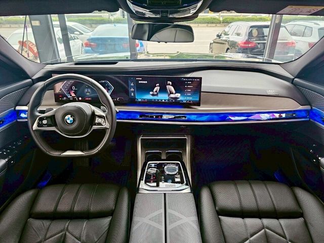 BMW寶馬 740I  第13張相片
