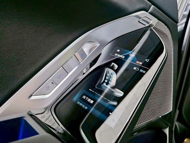 BMW寶馬 740I  第15張相片