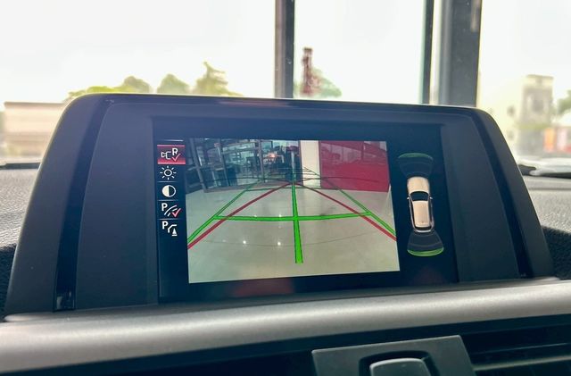 BMW寶馬 120I  第6張相片