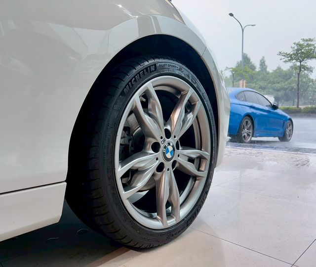 BMW寶馬 120I  第14張相片