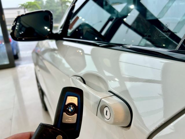 BMW寶馬 120I  第15張相片