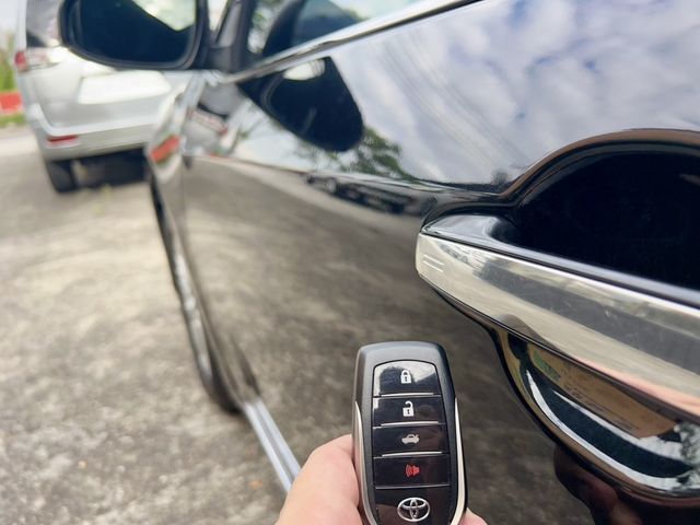 TOYOTA豐田 CAMRY  第5張相片