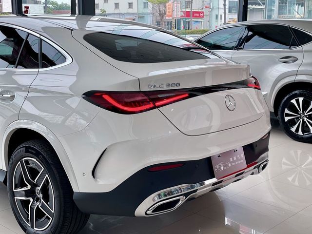M-BENZ賓士 GLC300 AMG COUPE  第18張相片