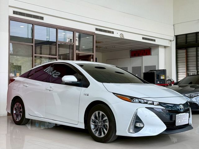 TOYOTA豐田 PRIUS PHV  第3張相片