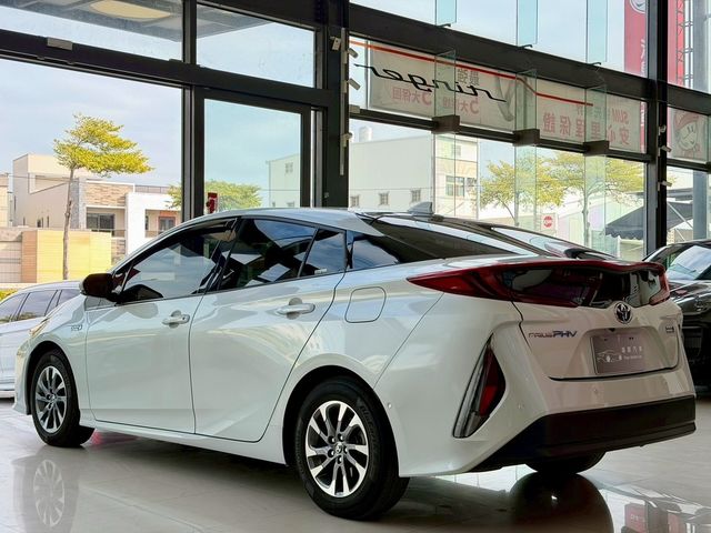 TOYOTA豐田 PRIUS PHV  第18張相片