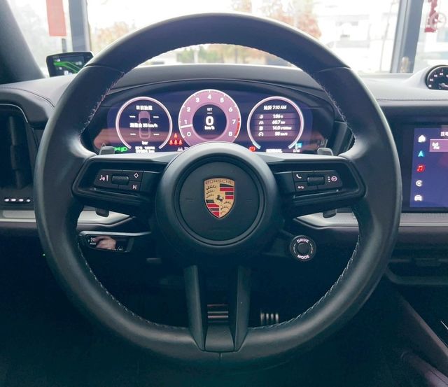 PORSCHE保時捷 CAYENNE  第8張相片