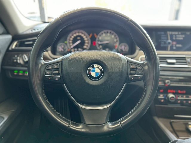 BMW寶馬 740LI  第8張相片