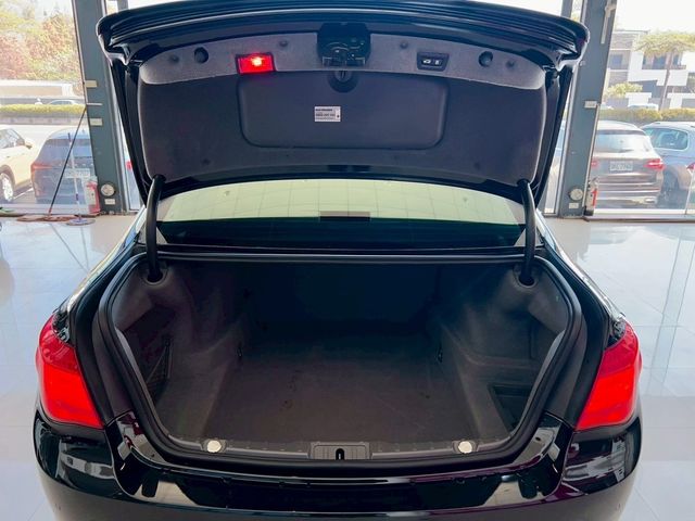 BMW寶馬 740LI  第19張相片