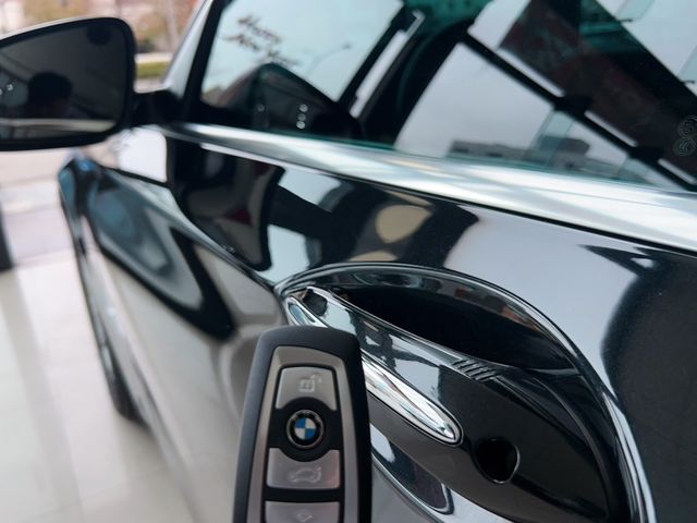BMW寶馬 740LI  第16張相片