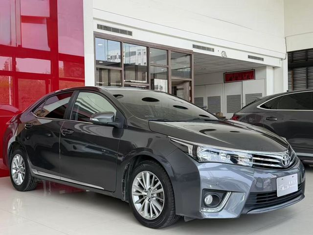 TOYOTA豐田 ALTIS  第3張相片