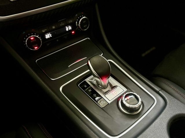 M-BENZ賓士 A45 AMG  第9張相片