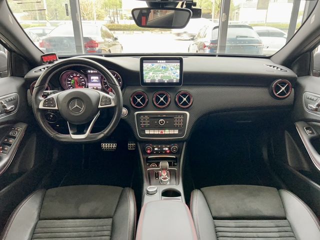M-BENZ賓士 A45 AMG  第12張相片