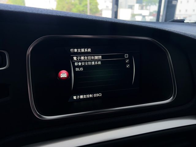 VOLVO富豪 V40  第7張相片