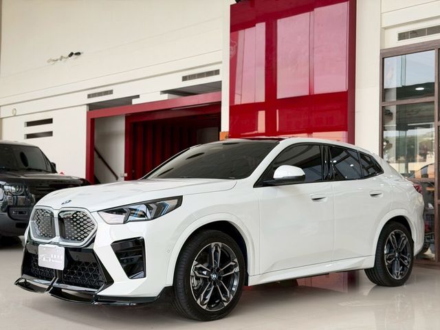 BMW寶馬 IX2 XDRIVE30  第1張相片