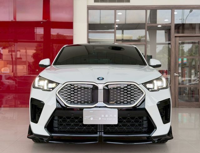 BMW寶馬 IX2 XDRIVE30  第2張相片