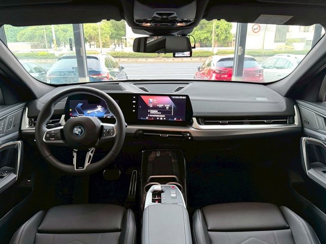 BMW寶馬 IX2 XDRIVE30  第14張相片