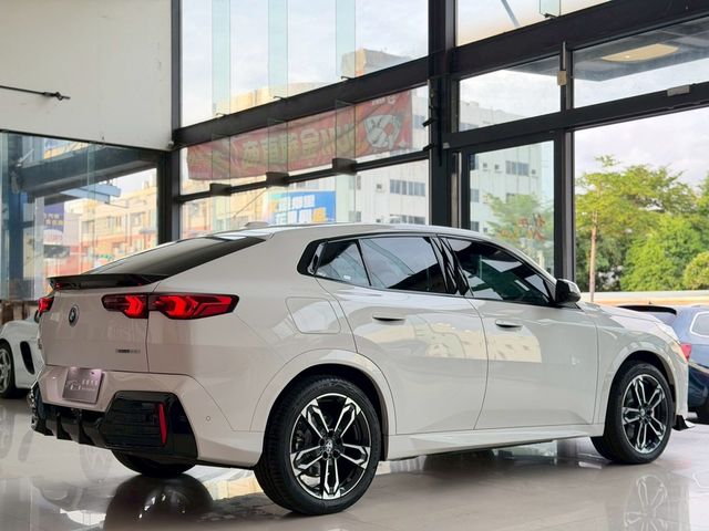 BMW寶馬 IX2 XDRIVE30  第20張相片