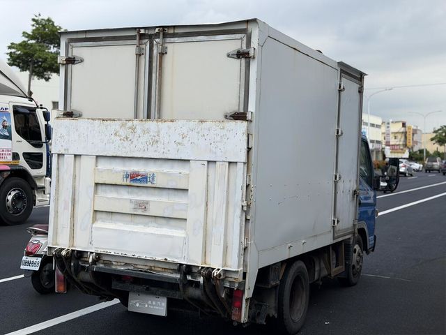 MITSUBISHI三菱 CANTER  第7張相片