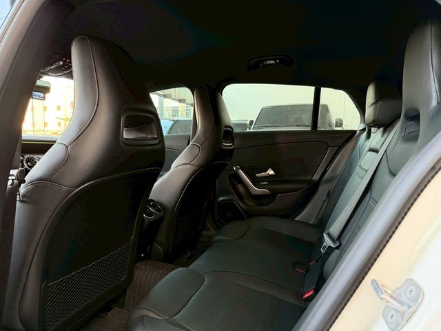 M-BENZ賓士 CLA200 SHOOTING BRAKE  第15張相片