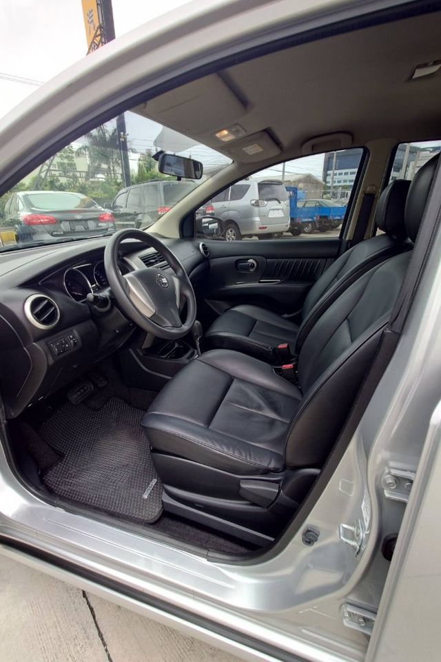 NISSAN日產 LIVINA  第13張相片