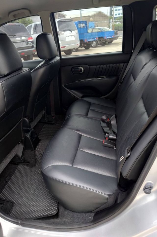 NISSAN日產 LIVINA  第19張相片