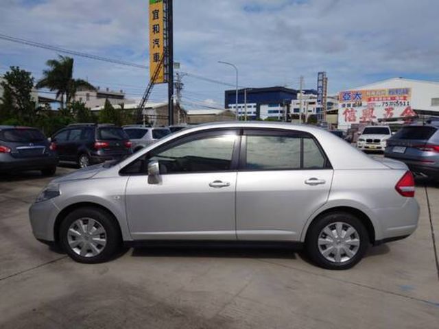 NISSAN日產 TIIDA  第3張相片