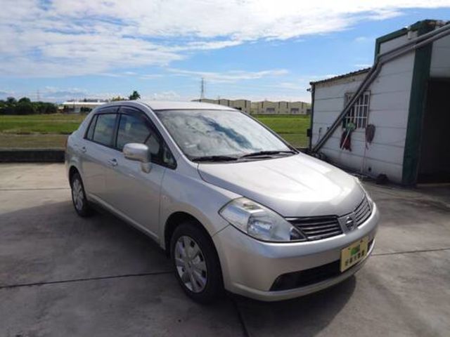 NISSAN日產 TIIDA  第5張相片