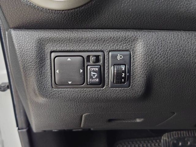 NISSAN日產 LIVINA  第15張相片
