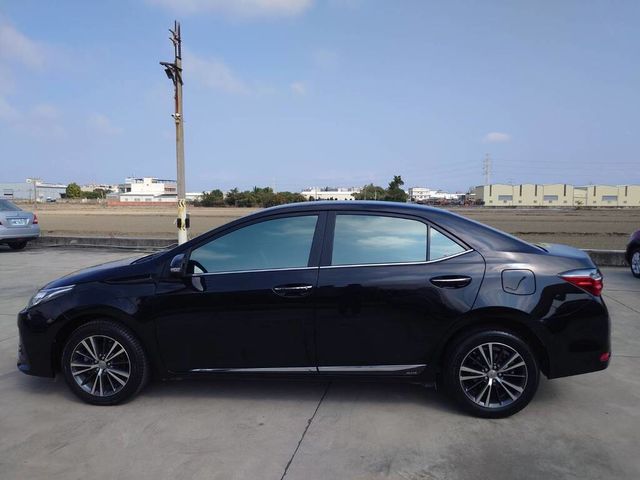 TOYOTA豐田 ALTIS  第3張相片